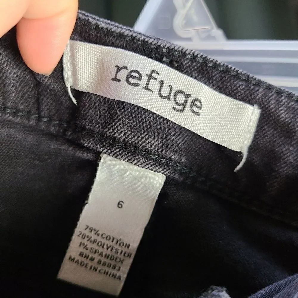 Refuge Distressed Shorts - Picture 7 of 7